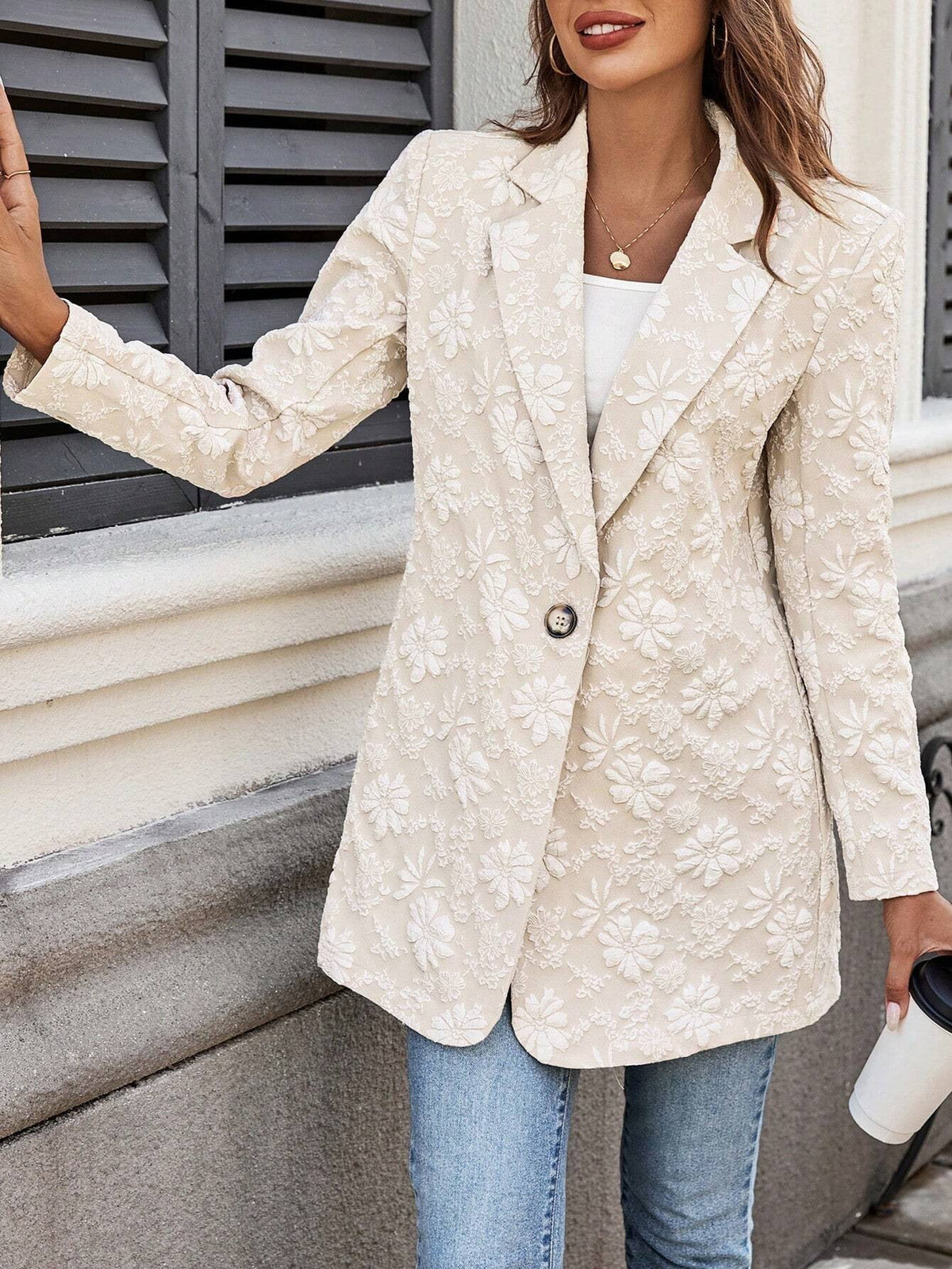 Elegant Blazer with Floral Embroidery