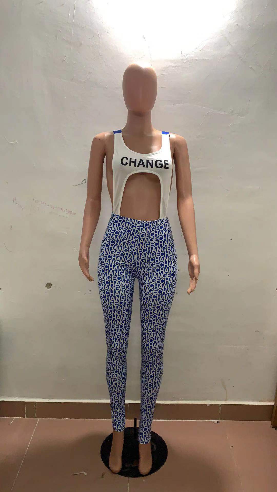 Women's Fitted Sport Outfit with Fashionable Print