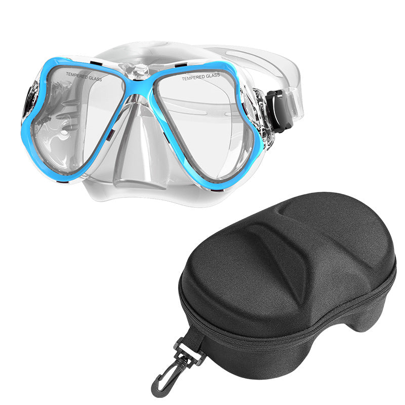 Diving mask with wide field of vision