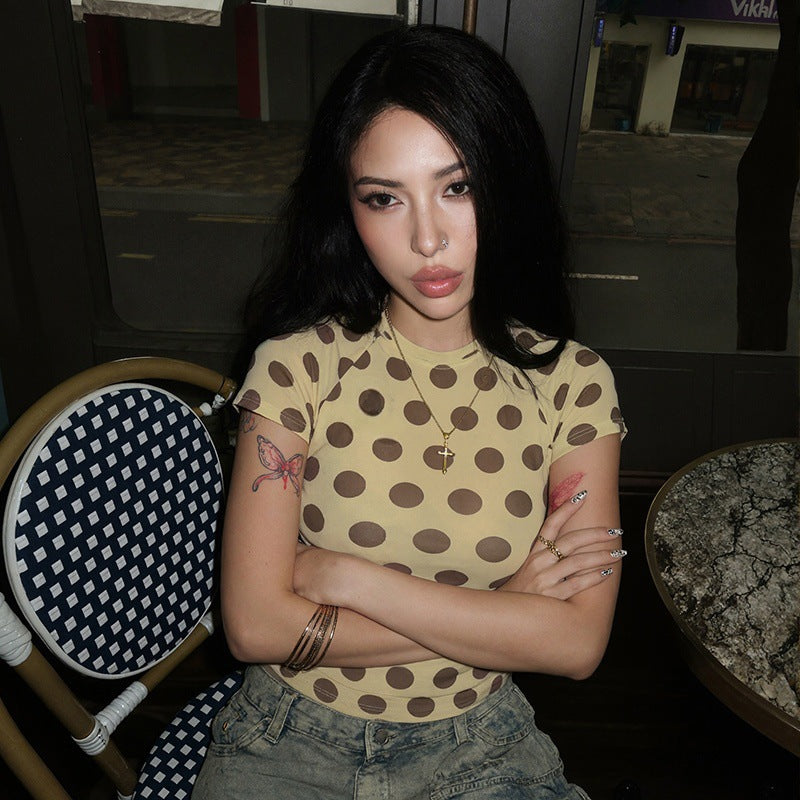 Women's Fitted Short-Sleeve Shirt with Modern Polka Dot Design