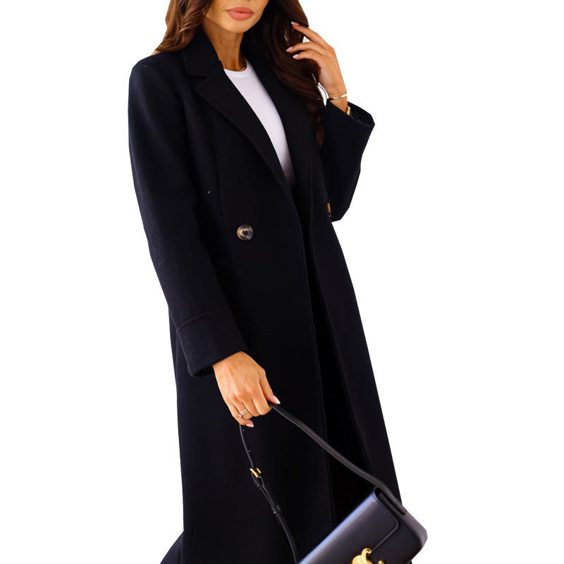 Elegant Wool Coat with Double-Breasted Button Front and Pockets