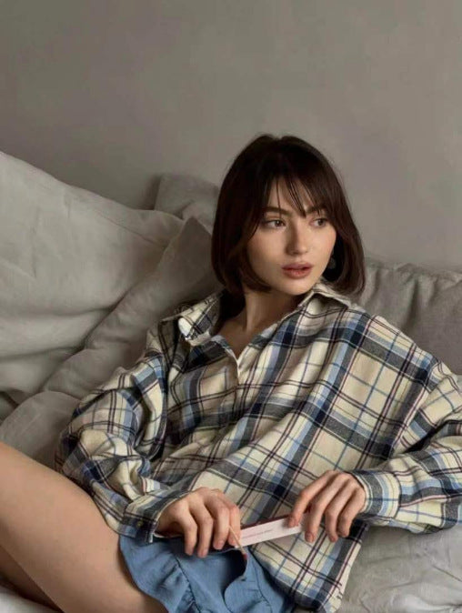 Women's Long-Sleeve Shirt in Casual Plaid