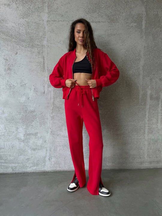 Women’s loungewear set with short zip jacket and high-waisted jogging pants with side split