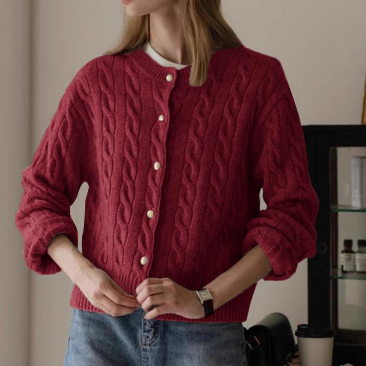 Elegant Knit Cardigan with Cable Pattern and Decorative Buttons