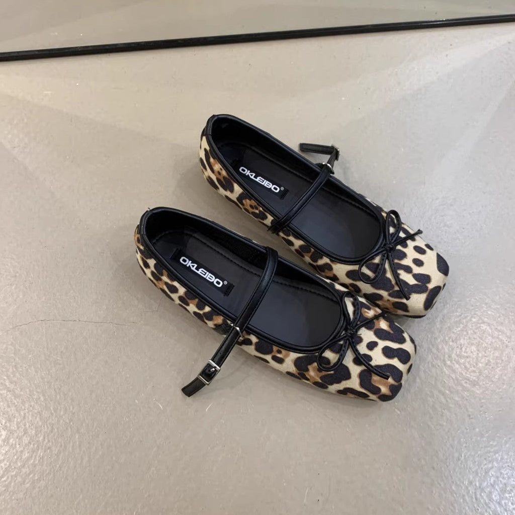 Women's Ballet Flats with Bow Accent and Comfortable Footbed