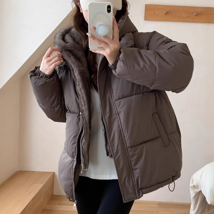 Fashionable Puffer Jacket with Detachable Faux Fur Collar and Pockets