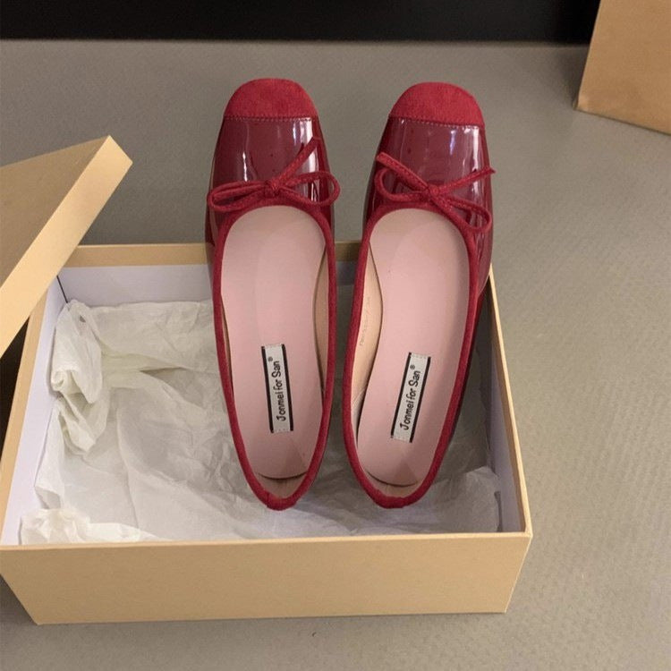 Women's Ballet Flats with Elegant Bows and Glossy Finish