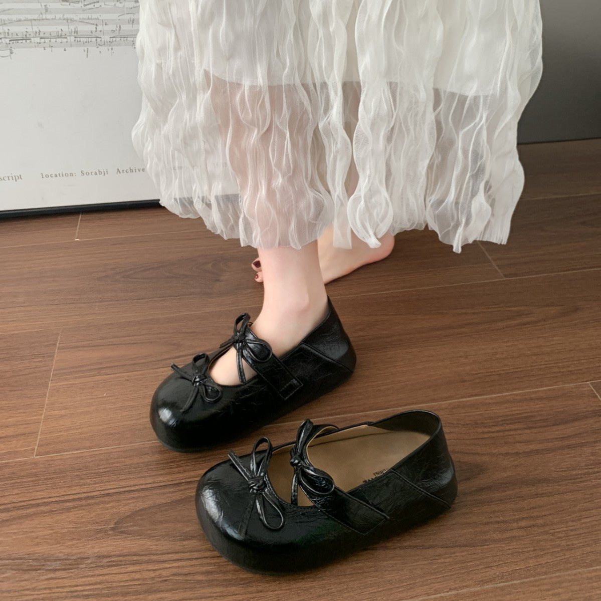 Women's Ballet Flats with Elegant Knot Closure and Non-Slip Sole