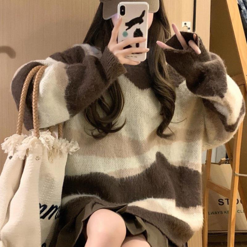 Women's Chunky Knit Sweater with Fashionable Stripe Pattern and Casual Fit