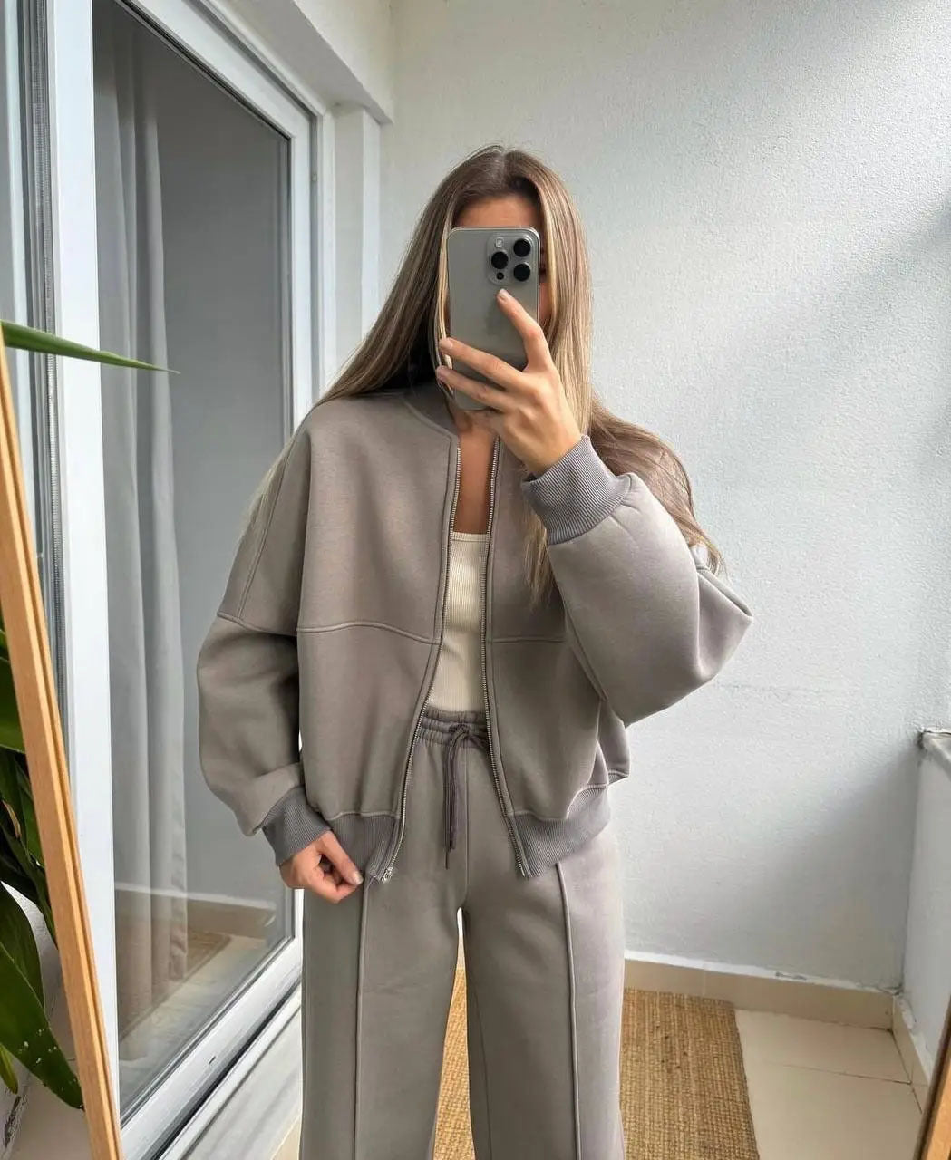 Women's Cozy Leisure Set with Zipper and Wide-Leg Pants