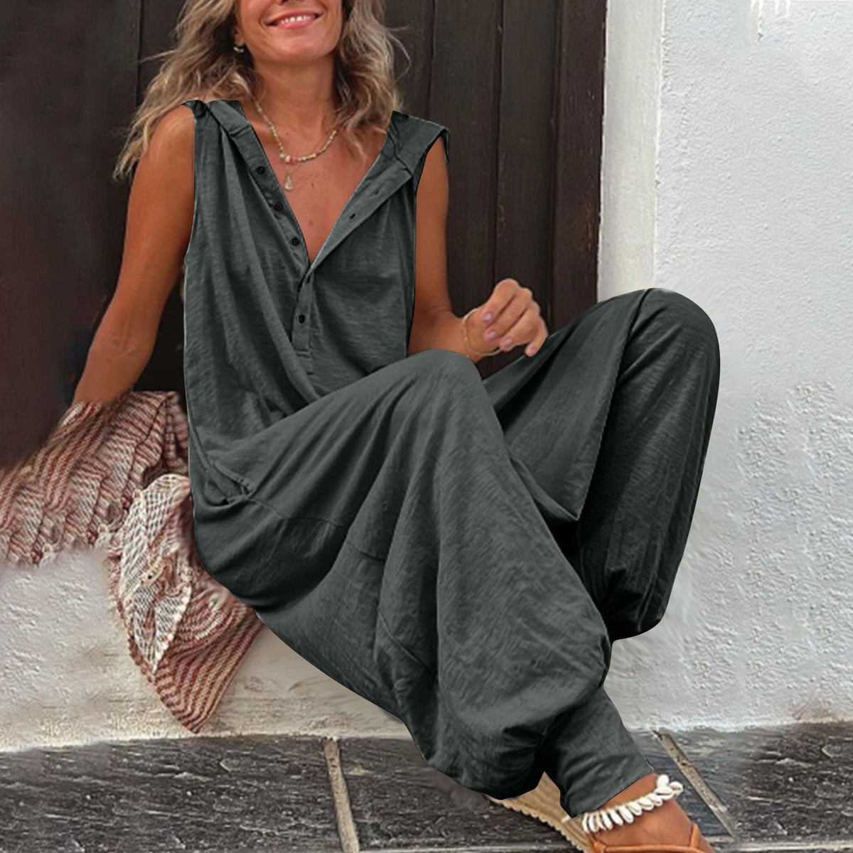 Casual Women's Jumpsuit with Button Closure and Side Pockets