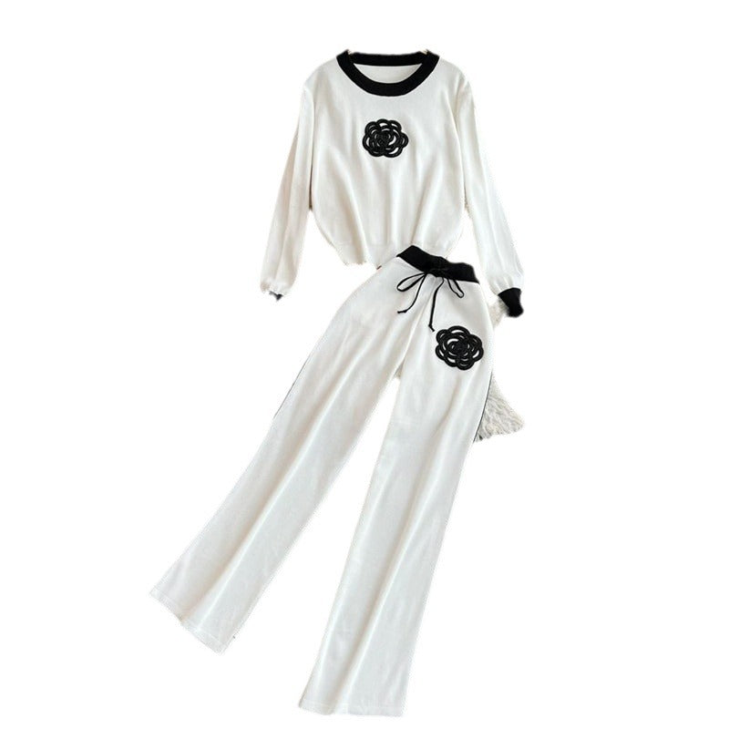 Women's Elegant and Comfortable Leisure Set with Floral Design