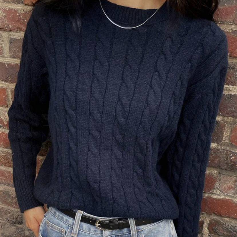 Women's Chunky Knit Sweater with Cable Pattern and Wide Sleeves