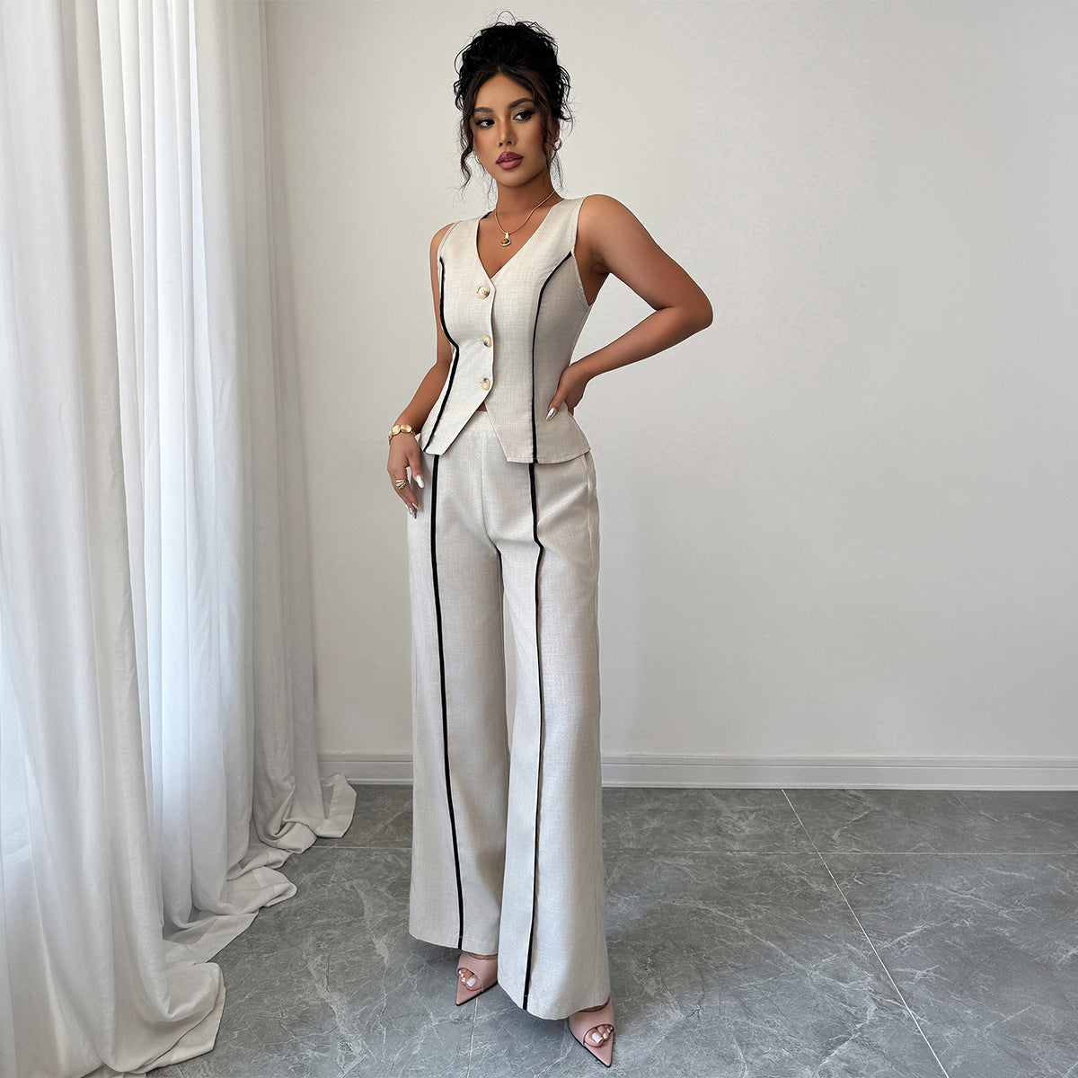 Women's Elegant Pants Suit with Fitted Top and Button Details