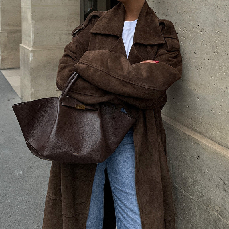 Women's Elegant Suede Trench Coat with Practical Pockets and Modern Cut