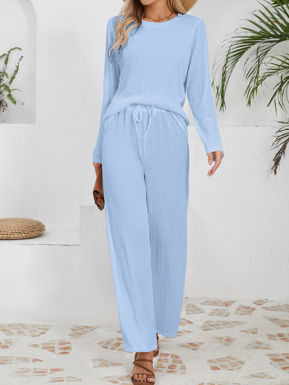 Women's Elegant and Comfortable Moisture-Wicking Set