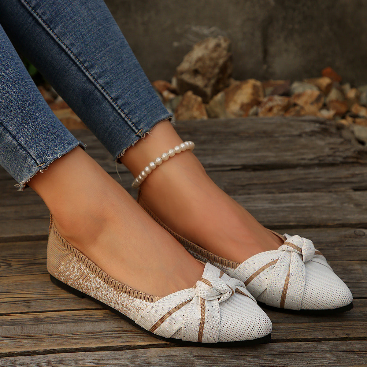 Women's Ballet Flats with Elegant Bow Design and Breathable Surface Structure