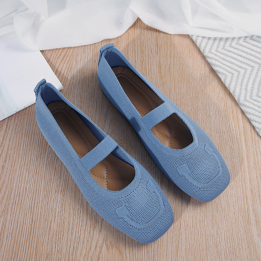 Women's ballet flats with elastic strap and elegant cut