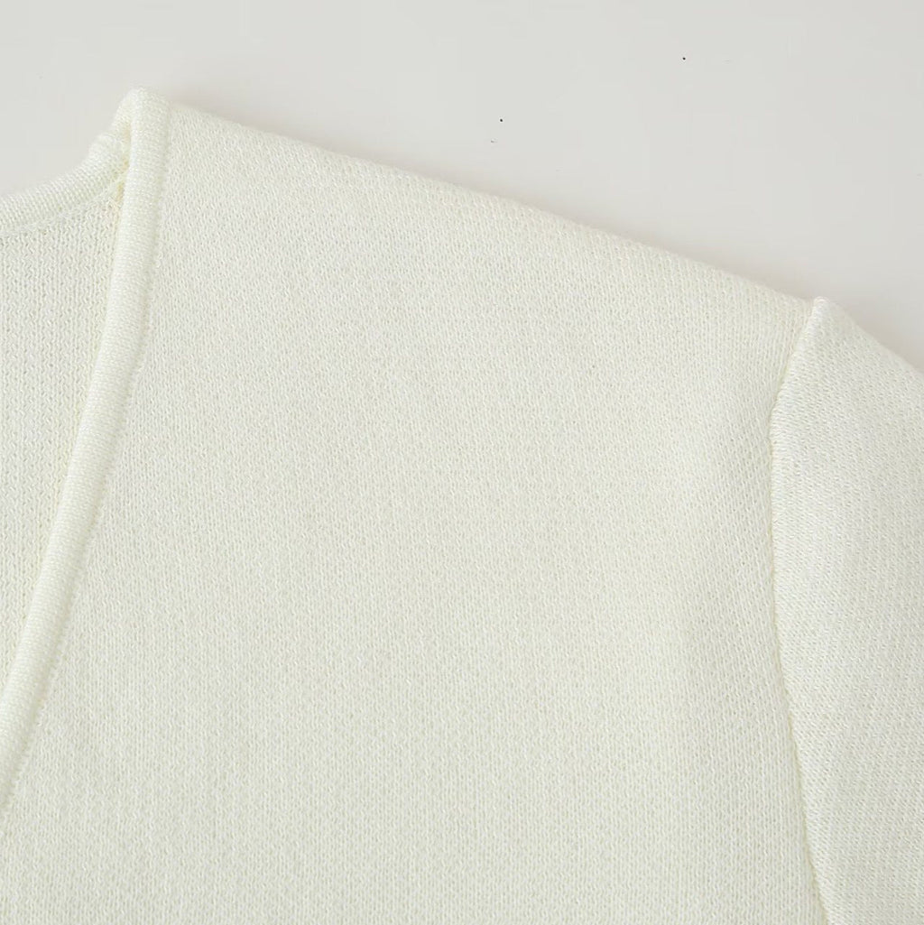 Elegant Jacket with V-Neck and Classic Button