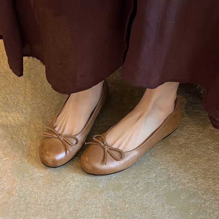 Women's Leather Ballet Flats with Delicate Bow Accent