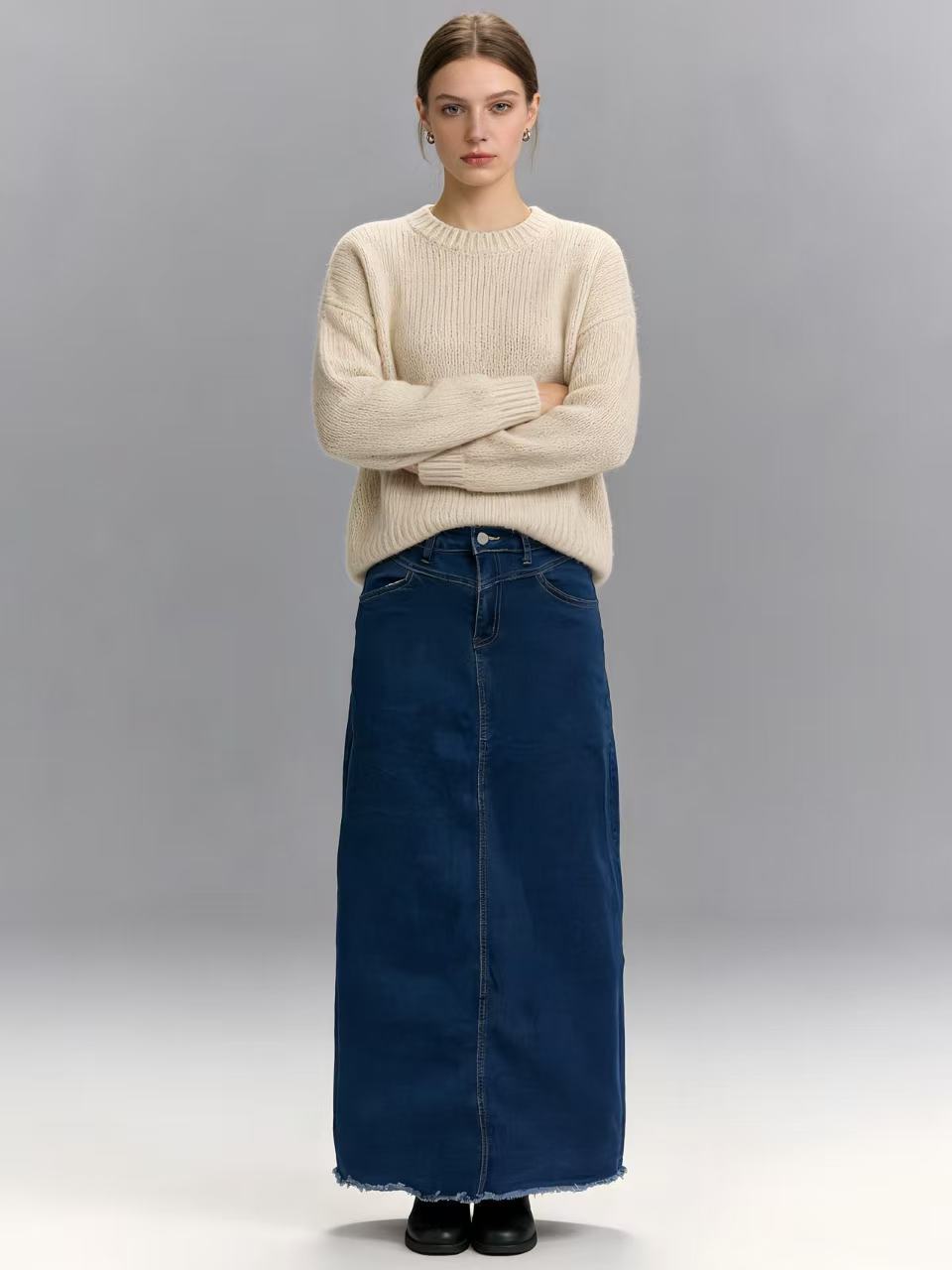 Women's High-Waisted Denim Maxi Skirt with Frayed Hem