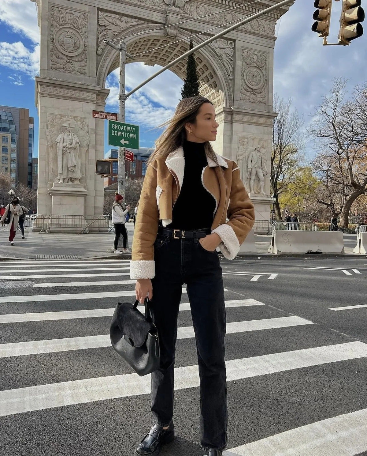 Women's Cropped Faux Leather Jacket with Cozy Teddy Lining and Practical Pockets