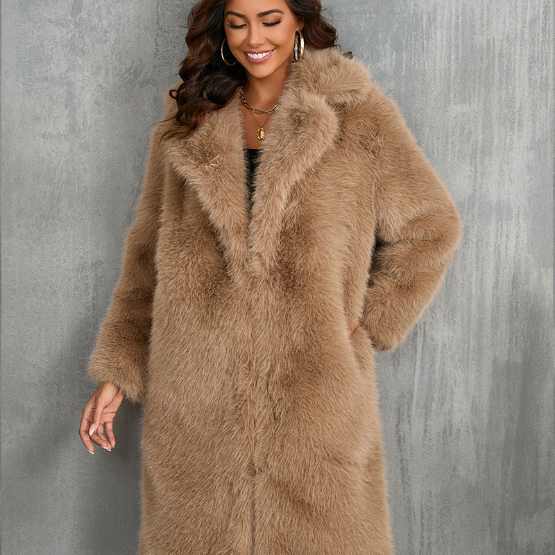 Women's Luxurious Faux Fur Coat with Elegant Cut