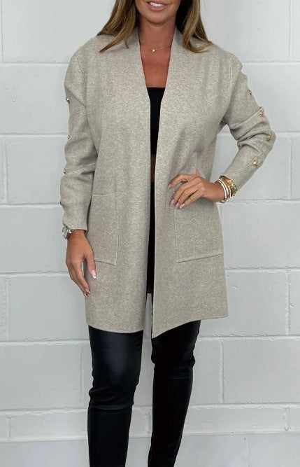 Women's Elegant Knit Cardigan with Button Details and Pockets