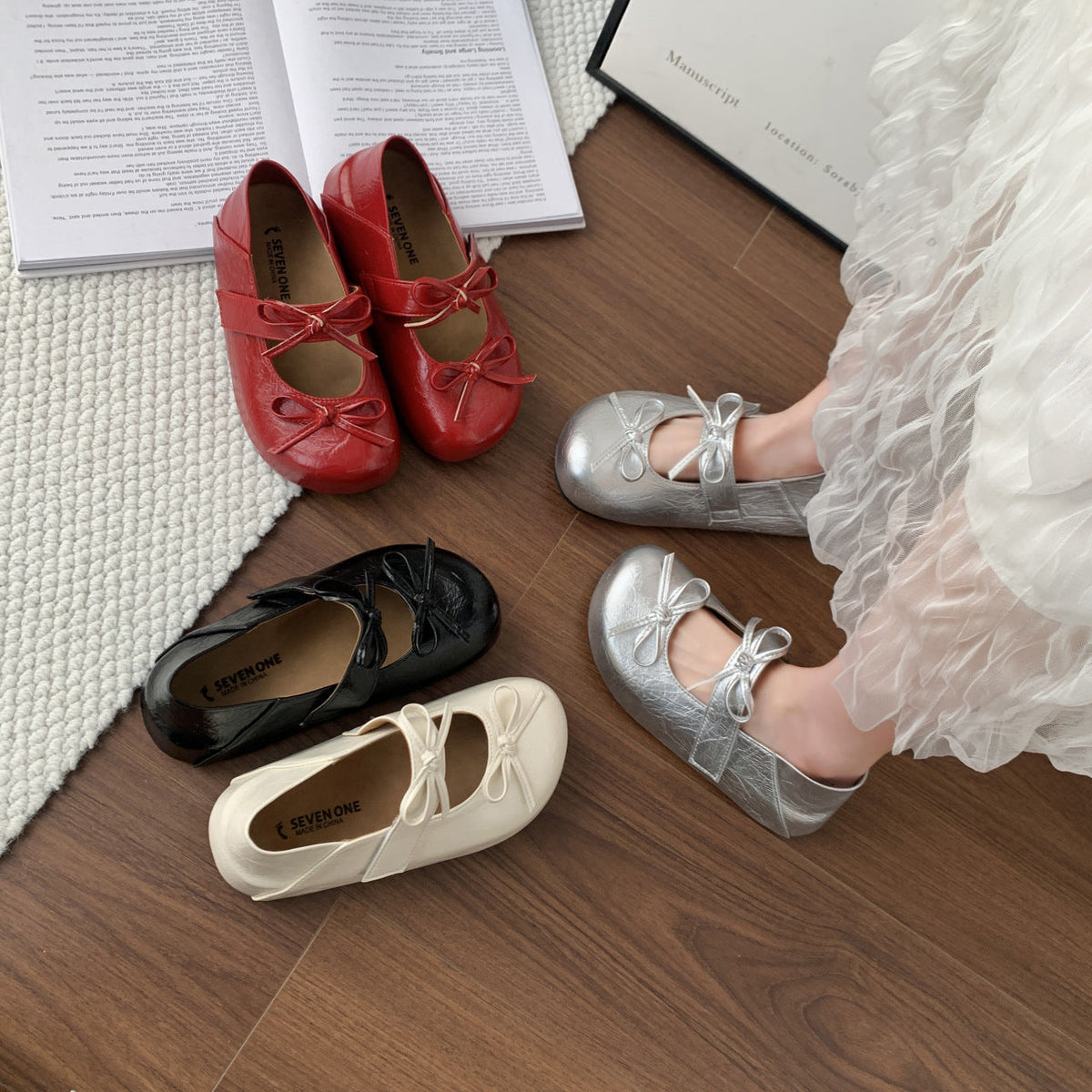 Women's Ballet Flats with Elegant Knot Closure and Non-Slip Sole