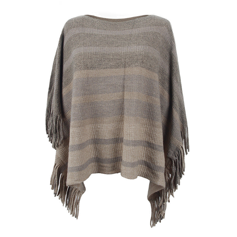 Elegant Women's Poncho with Textured Design and Fringed Details