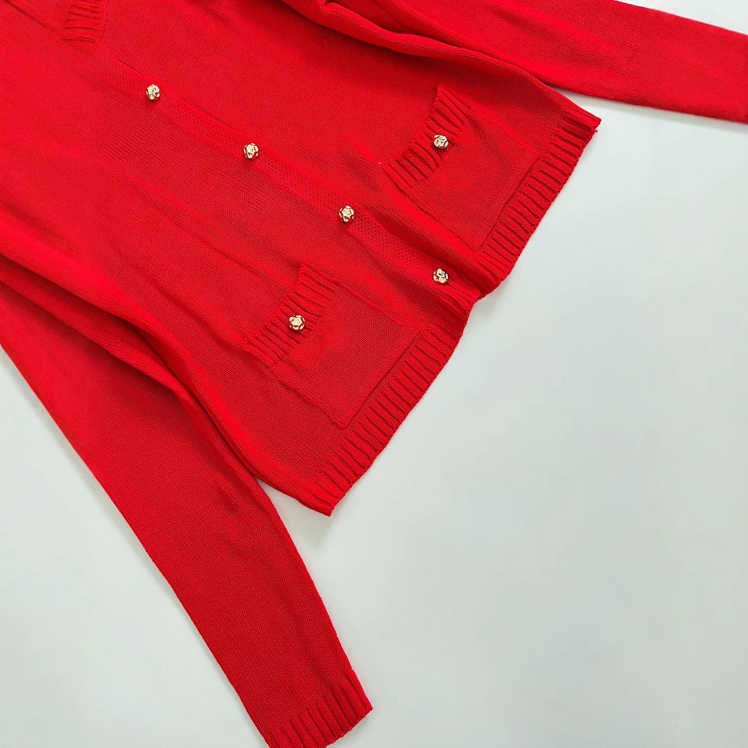 Elegant Knit Cardigan with Practical Pockets