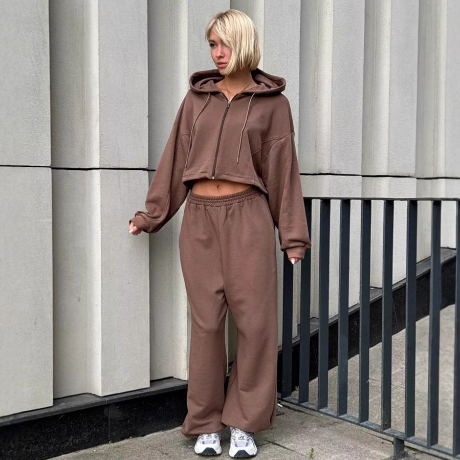 Women's Casual Sport Outfit with Cropped Hoodie and Wide Trousers