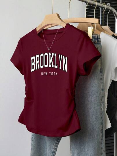 Women's Crop T-Shirt with Fitted Cut and Modern Design
