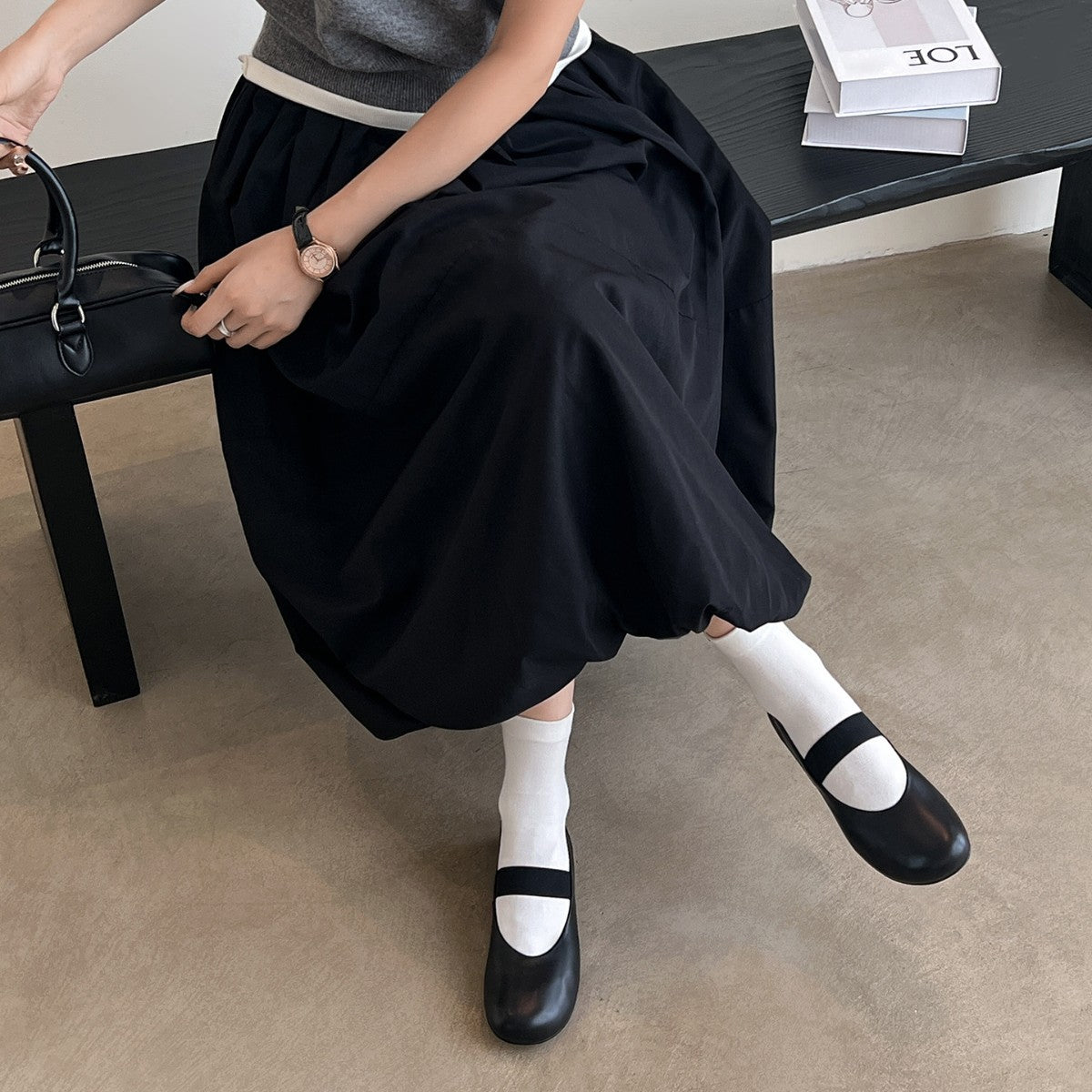 Women's Ballet Flats with Elastic Strap and Leather Surface