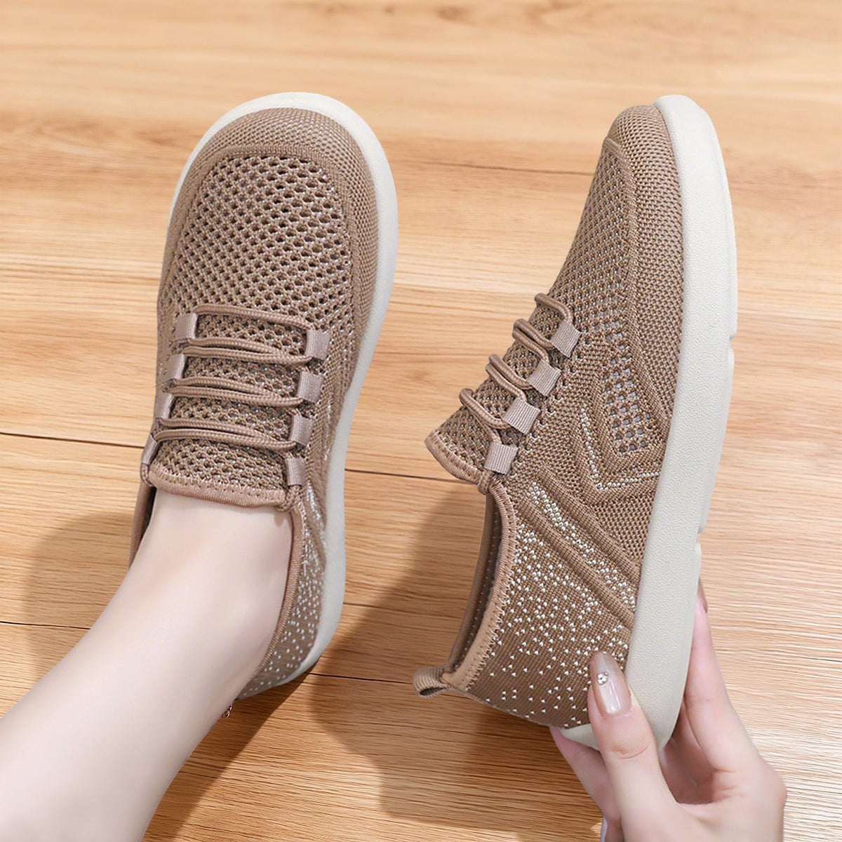 Women's Breathable Sneakers with Elastic Laces