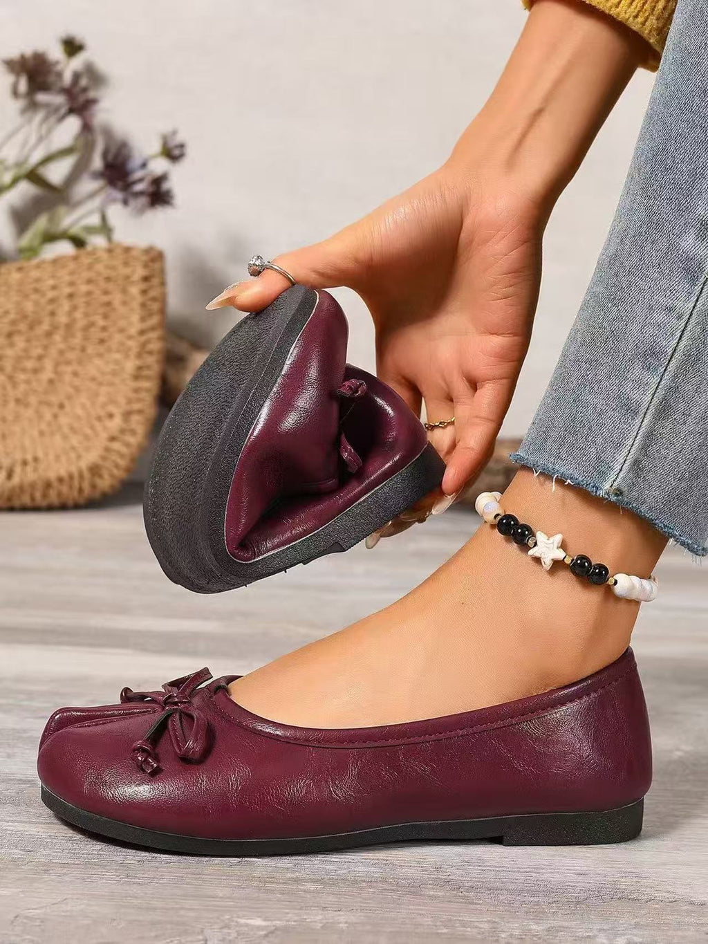 Women's Ballet Flats with Bow Detail