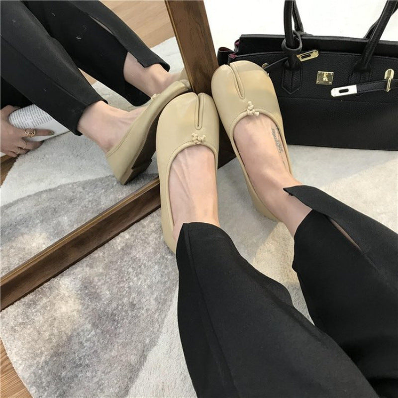 Women's Ballet Flats with Slit Details and Comfortable Insole