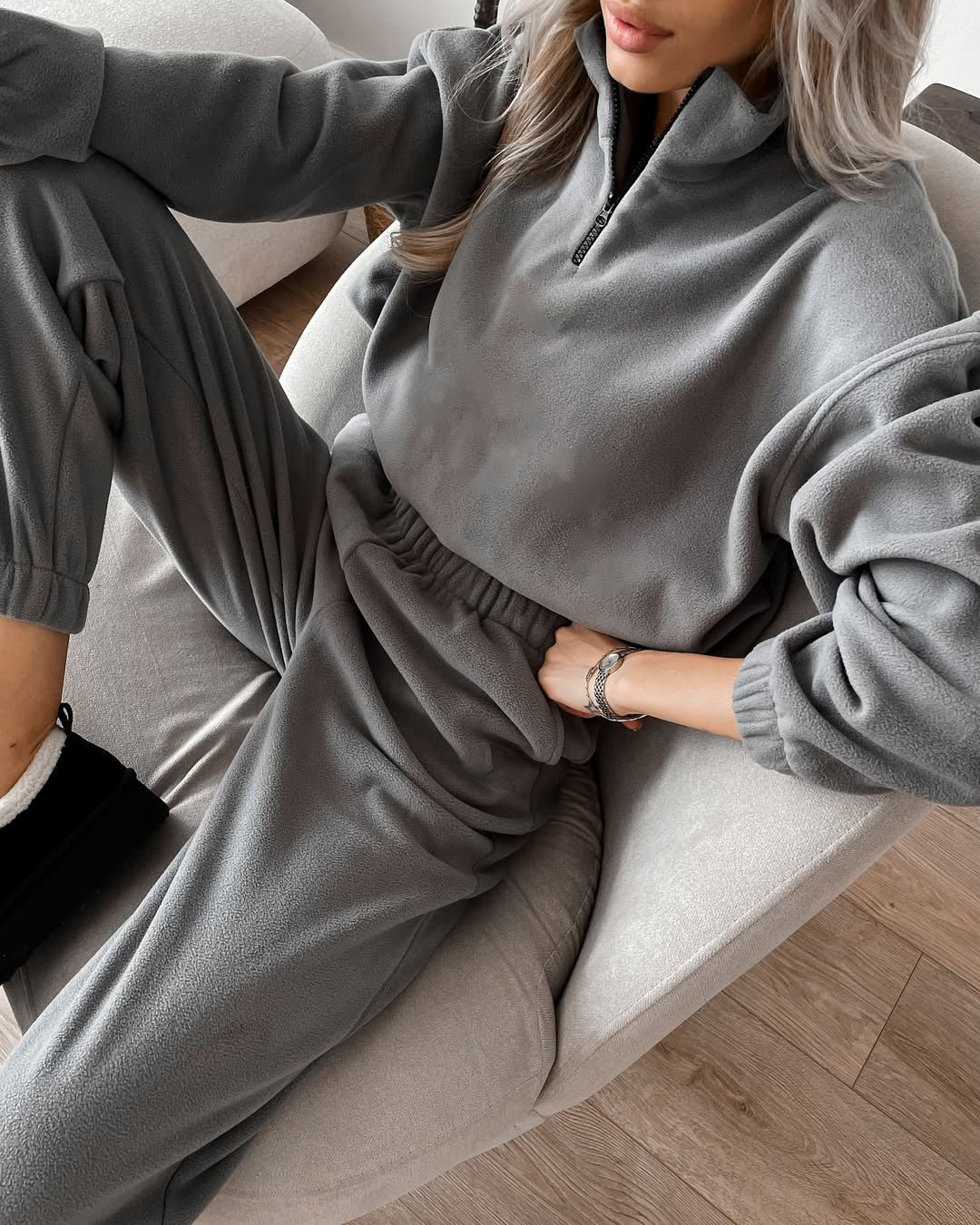 Women's Fleece Jogging Suit with High Collar