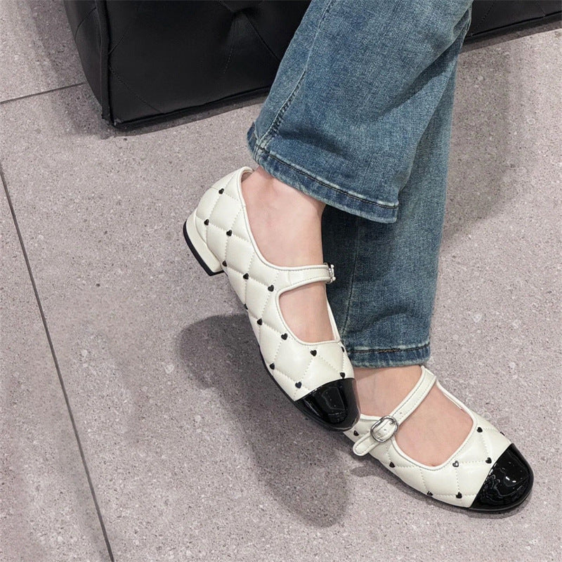 Women's Ballet Flats with Elegant Strap and Luxurious Quilted Design