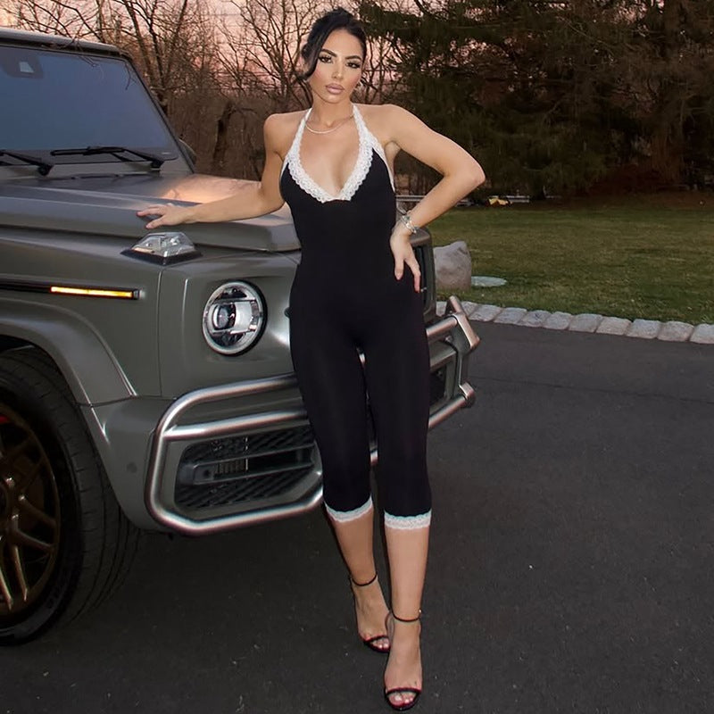 Elegant Jumpsuit with Lace Details and Tailored Silhouette