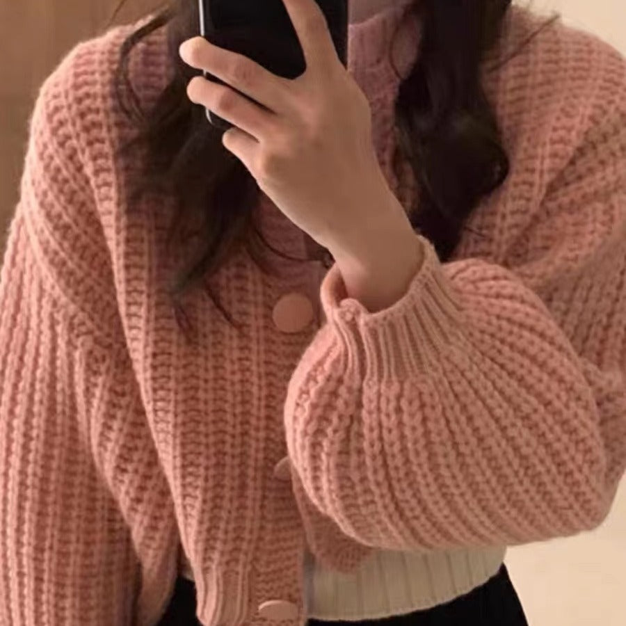 Women's Chunky Knit Cardigan with Voluminous Sleeves and Large Buttons