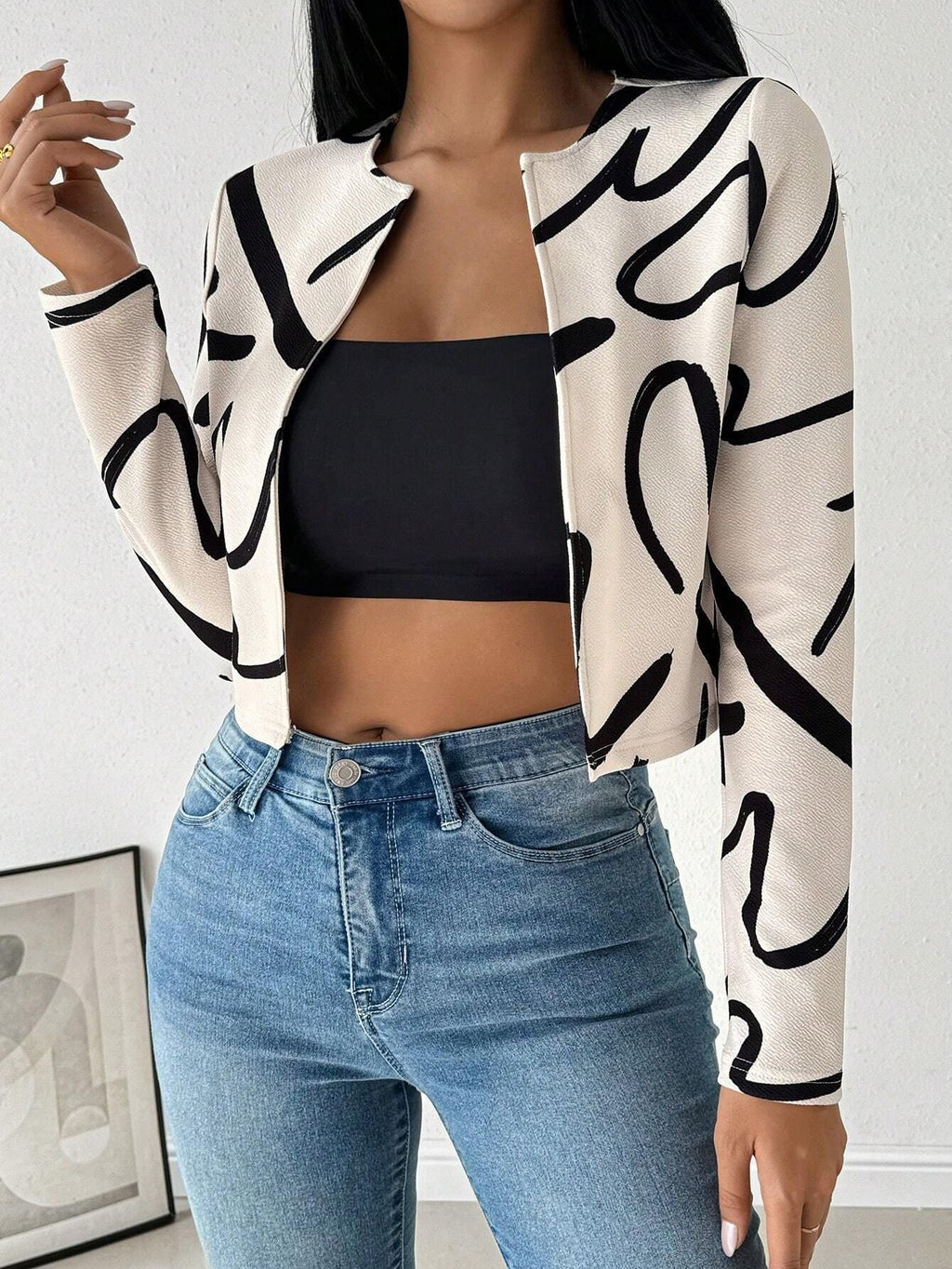 Women's Elegant Short Jacket with Unique Graphic Pattern