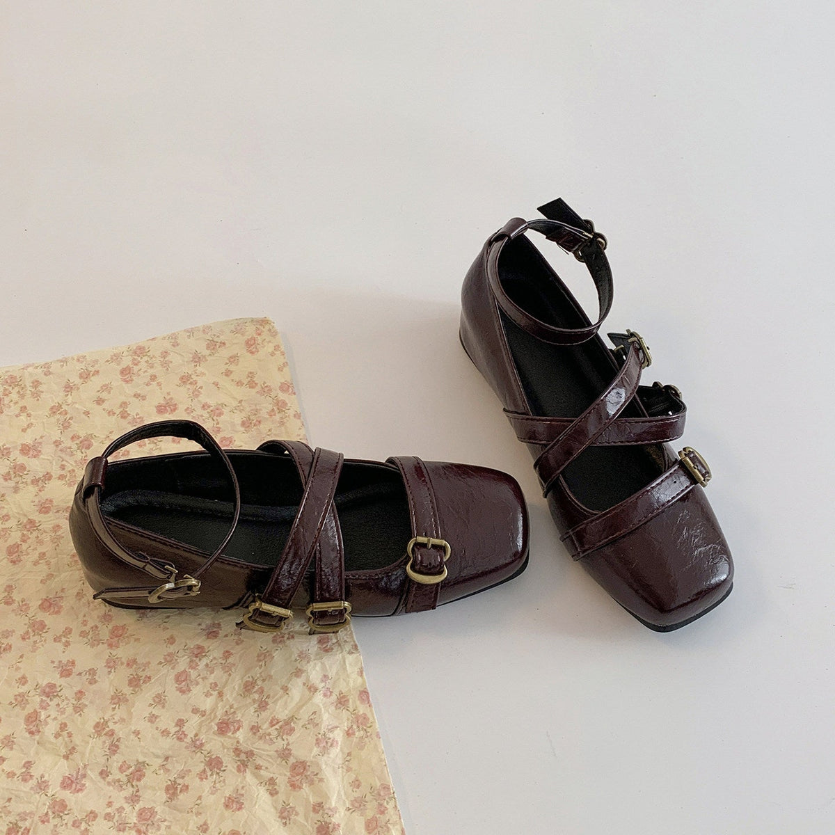 Women's Ballet Flats with Decorative Strap Design