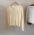 Women's Fitted Cardigan with Button Closure and Ribbed Texture