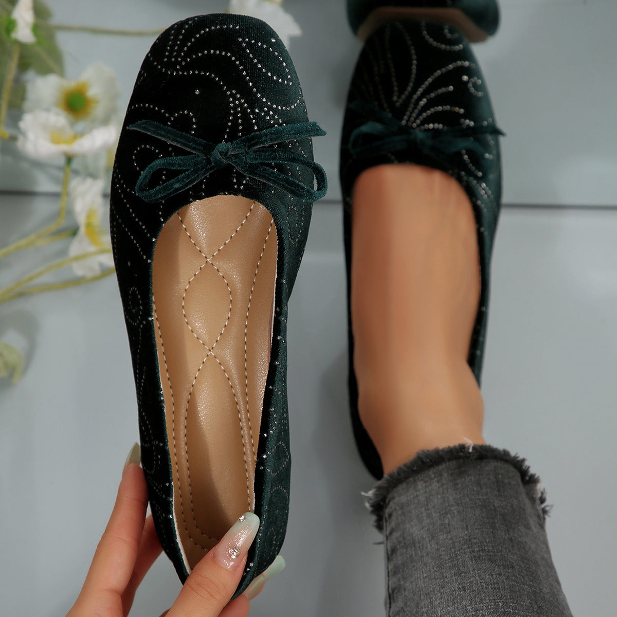 Women's Ballet Flats with Glitter Pattern and Bow