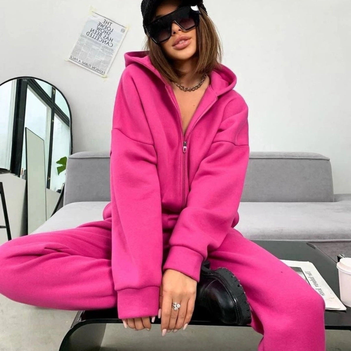Women's Comfortable Oversized Two-Piece Jogging Suit with Half-Zip Hood