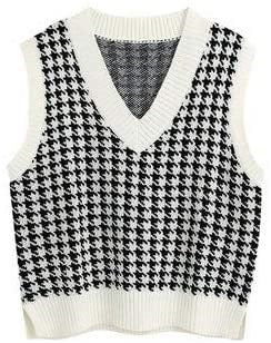 Women's Sleeveless Knit Vest with Modern Houndstooth Pattern
