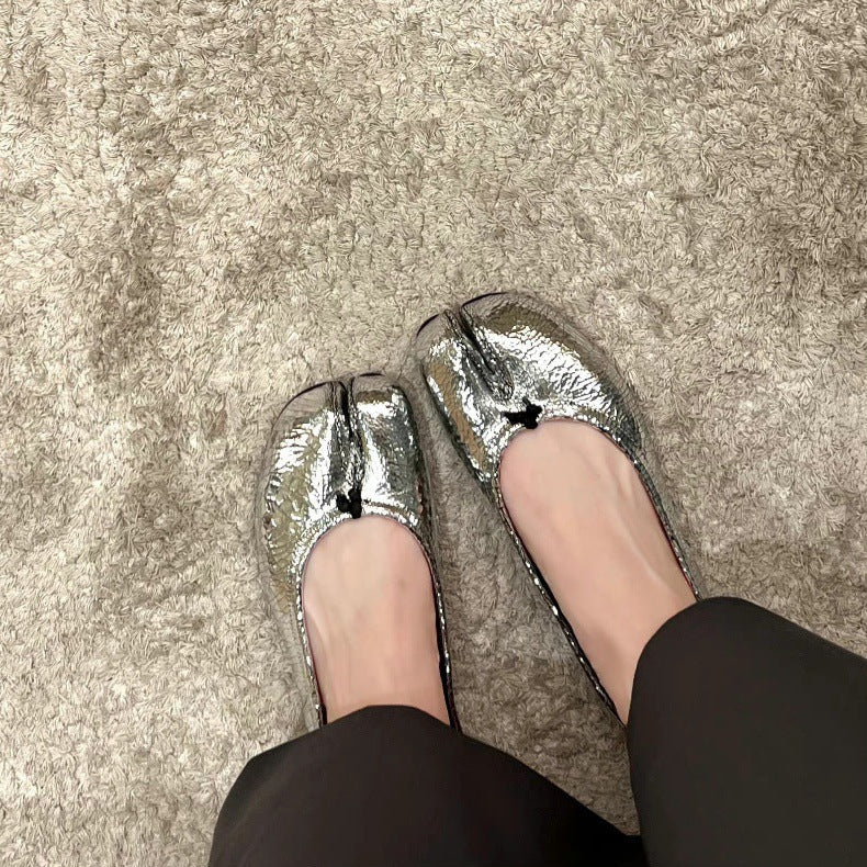 Women's Ballet Flats with Decorative Bow Detail