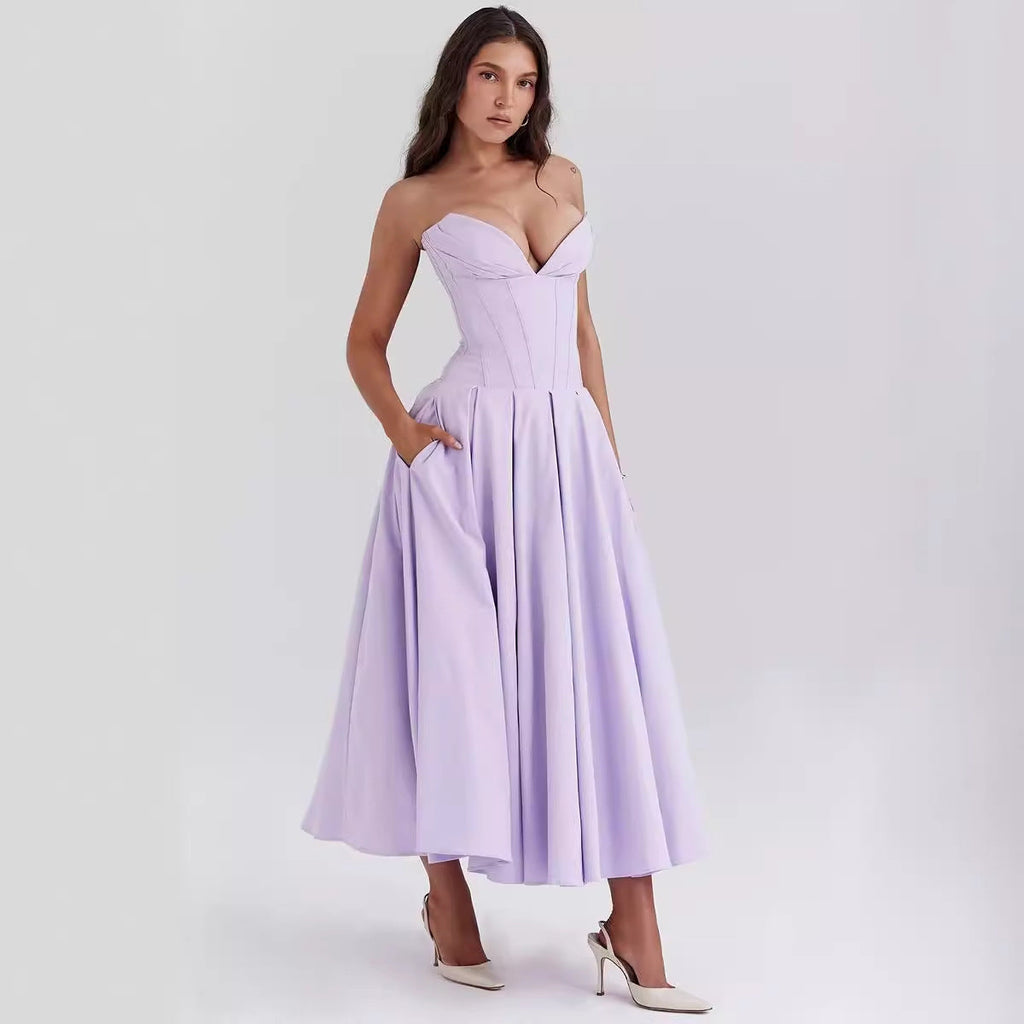 Women's Evening Dress with Sweetheart Neckline and Flowing Skirt