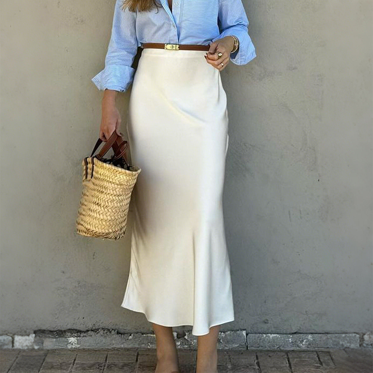 Elegant Satin Skirt with Slim Cut and Slit